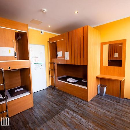 Do Step Inn Central - Self-Service-Hostel Відень Екстер'єр фото