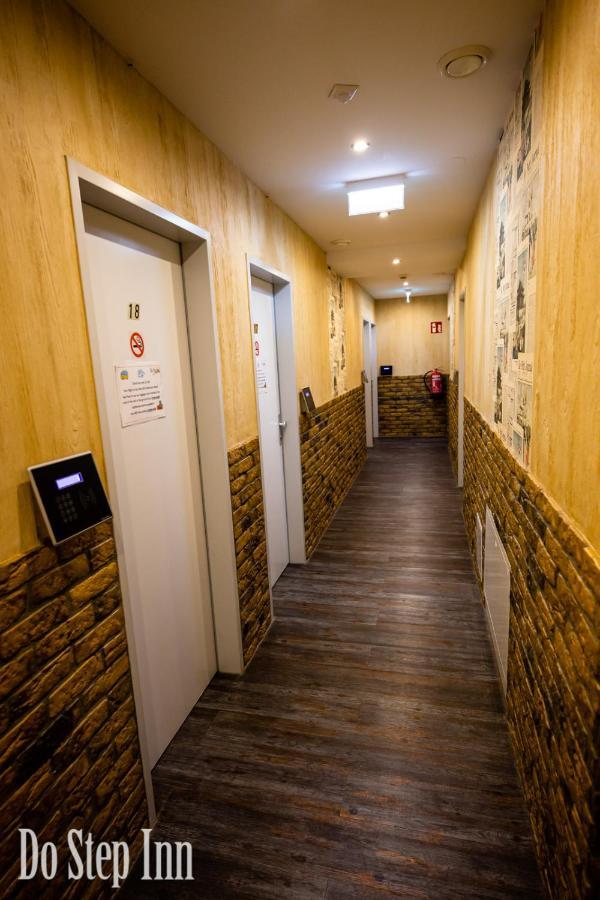 Do Step Inn Central - Self-Service-Hostel Відень Екстер'єр фото