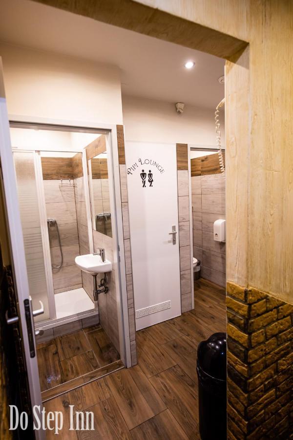Do Step Inn Central - Self-Service-Hostel Відень Екстер'єр фото