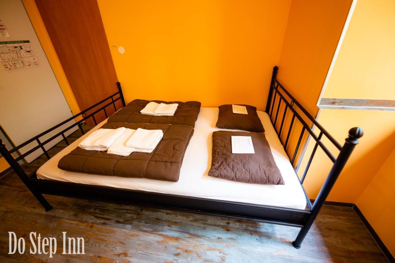 Do Step Inn Central - Self-Service-Hostel Відень Екстер'єр фото