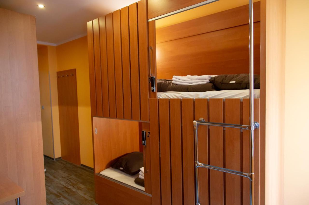 Do Step Inn Central - Self-Service-Hostel Відень Екстер'єр фото